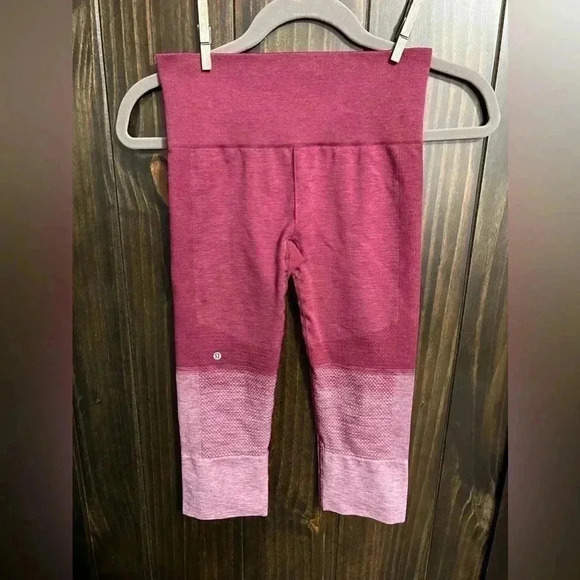 Lululemon Crop Compression Leggings. Size:4. Color: Gradient Burgundy - Picture 4 of 14